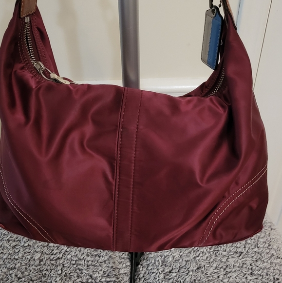 Pre-Owned Coach Hampton Weekend Merlot Shoulder Bag - Picture 6 of 16